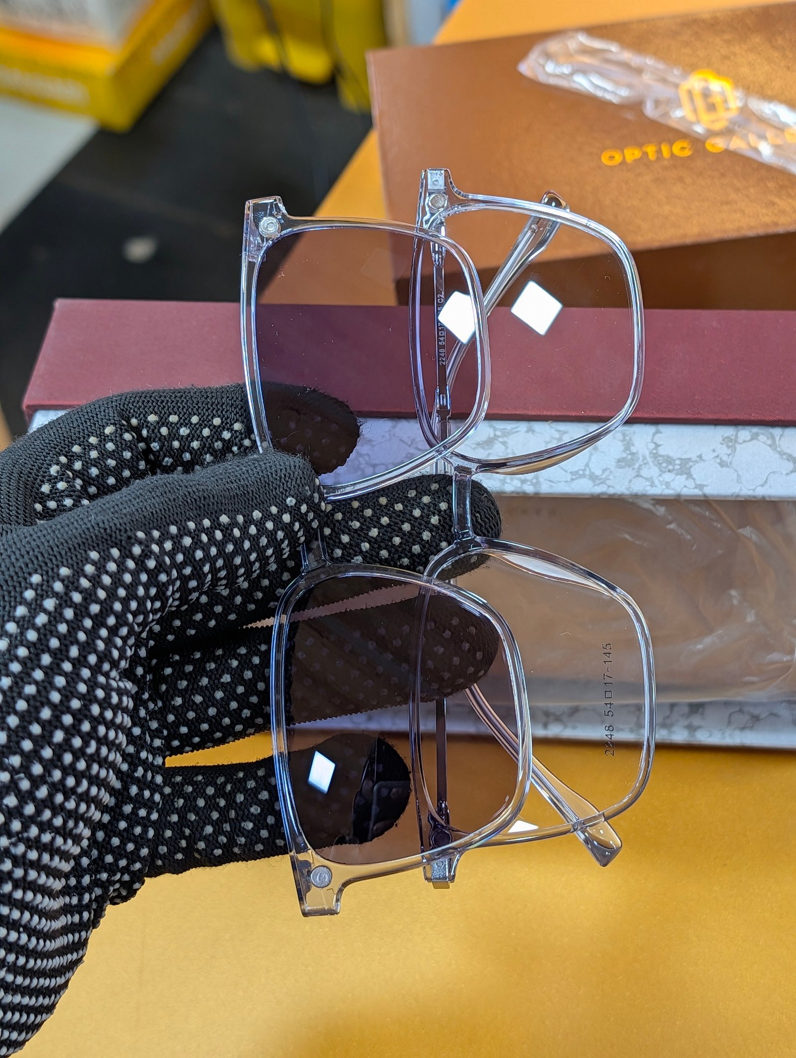 Clip on 018716