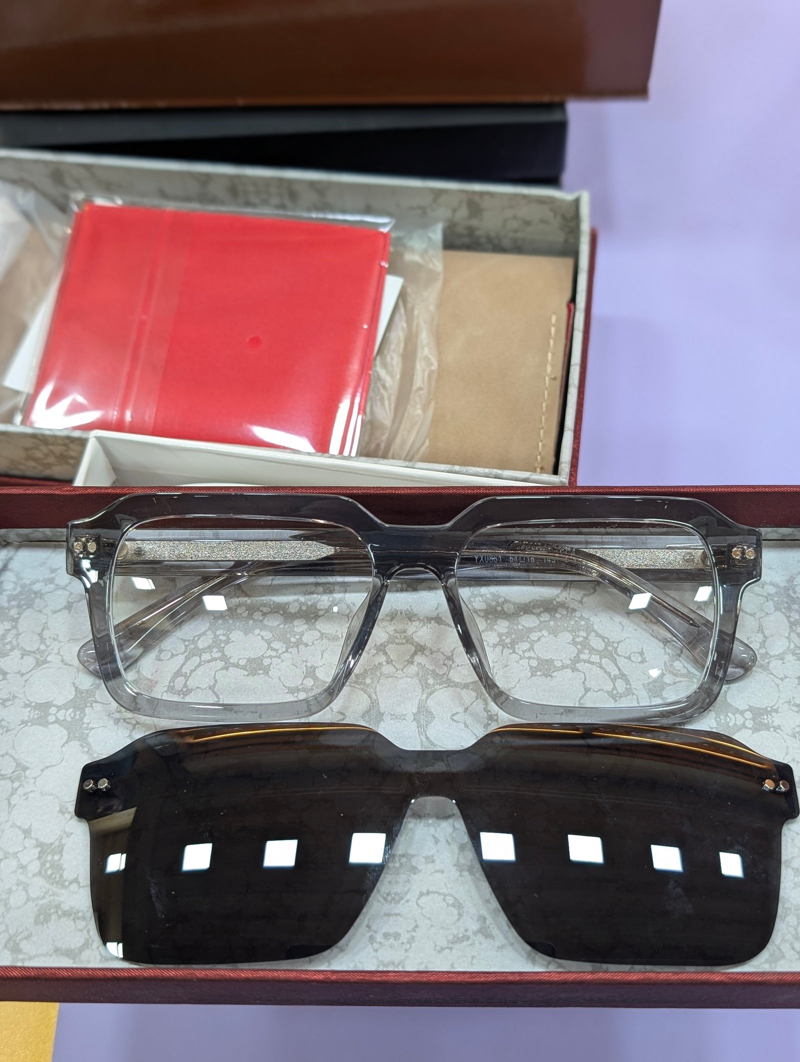 Clip on 018761