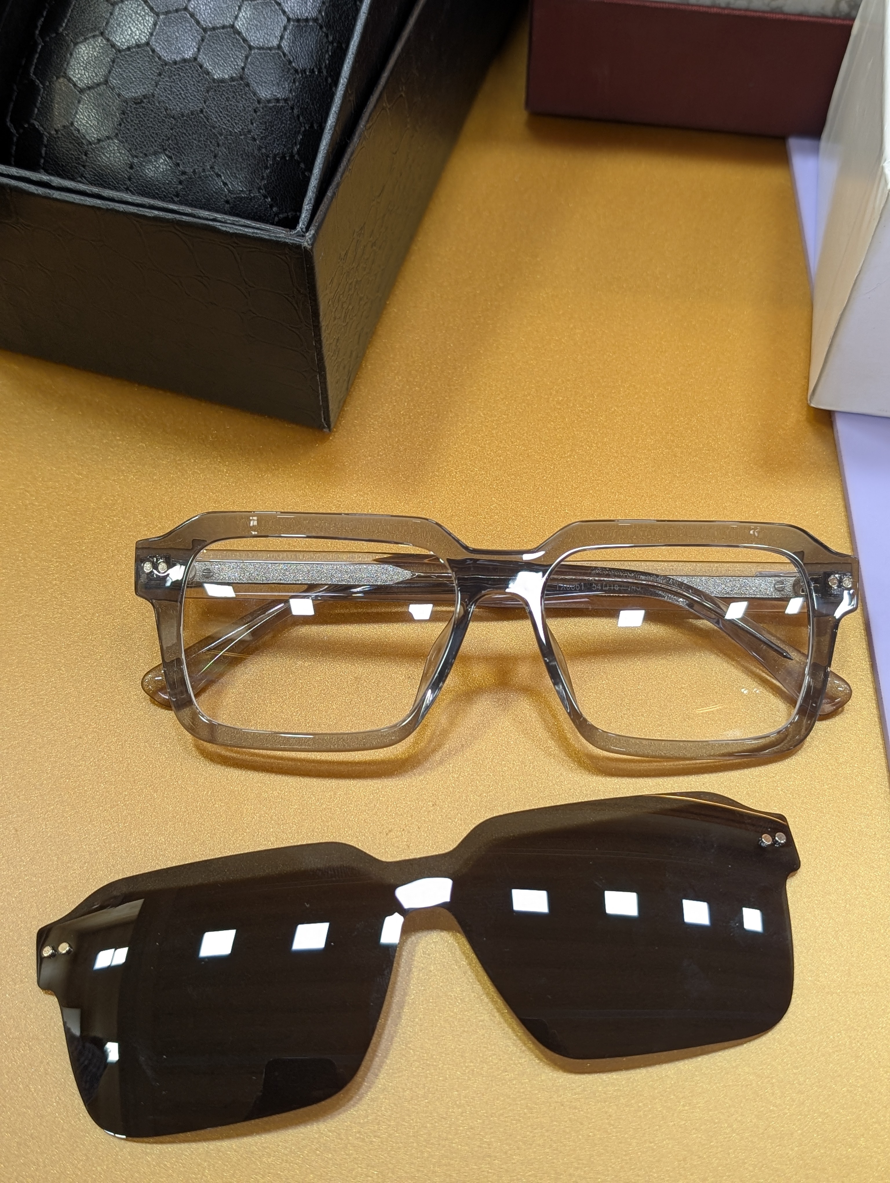Clip on 018761