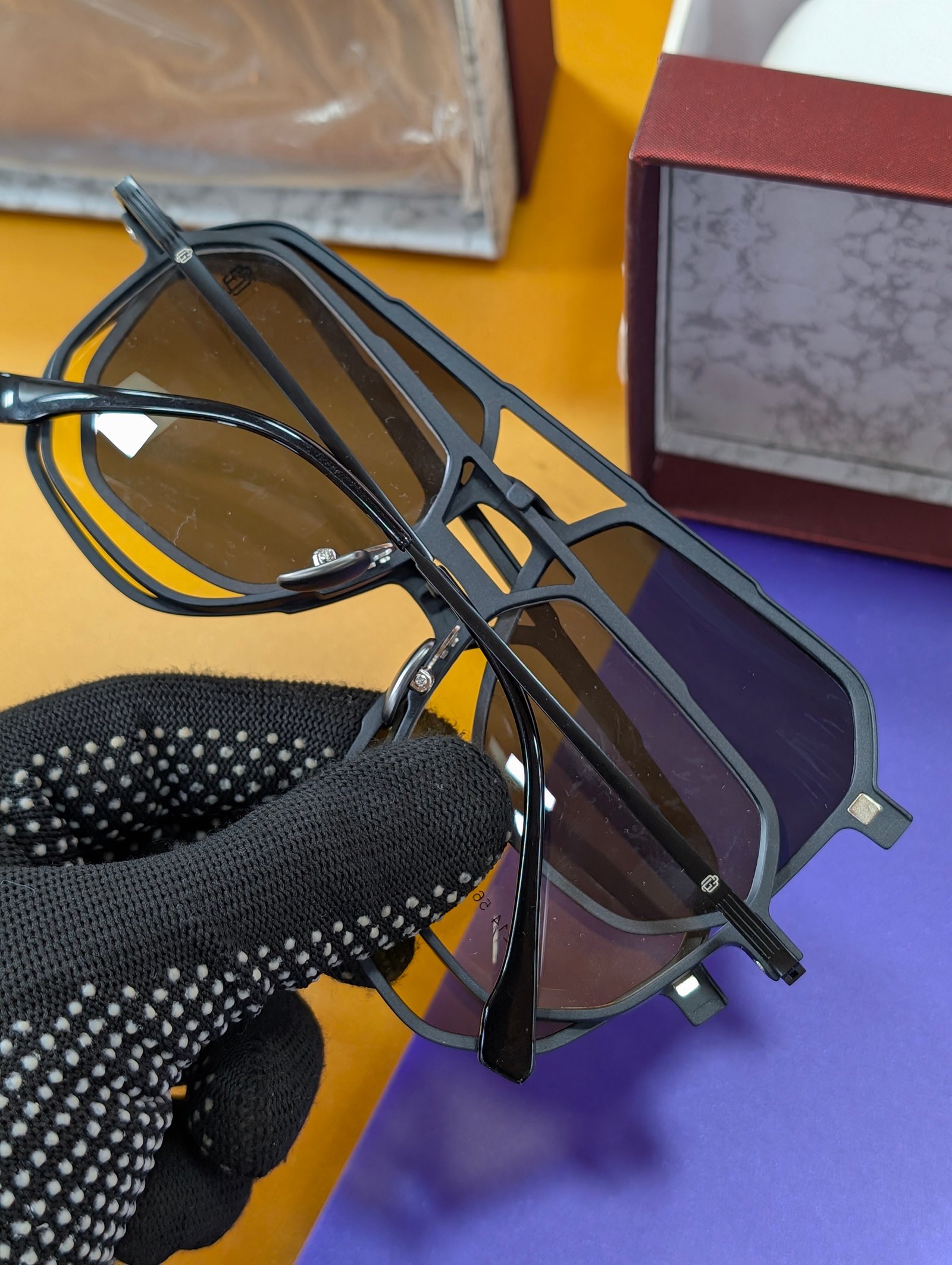 Clip On 072600
