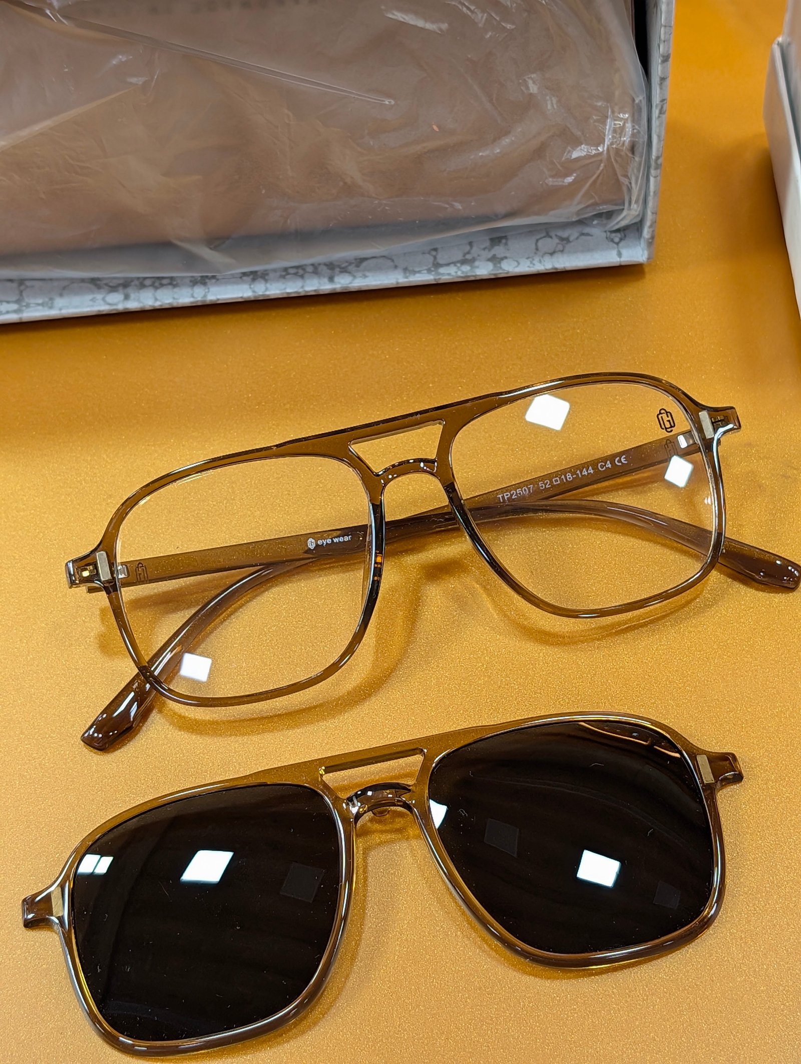 Clip on 08766
