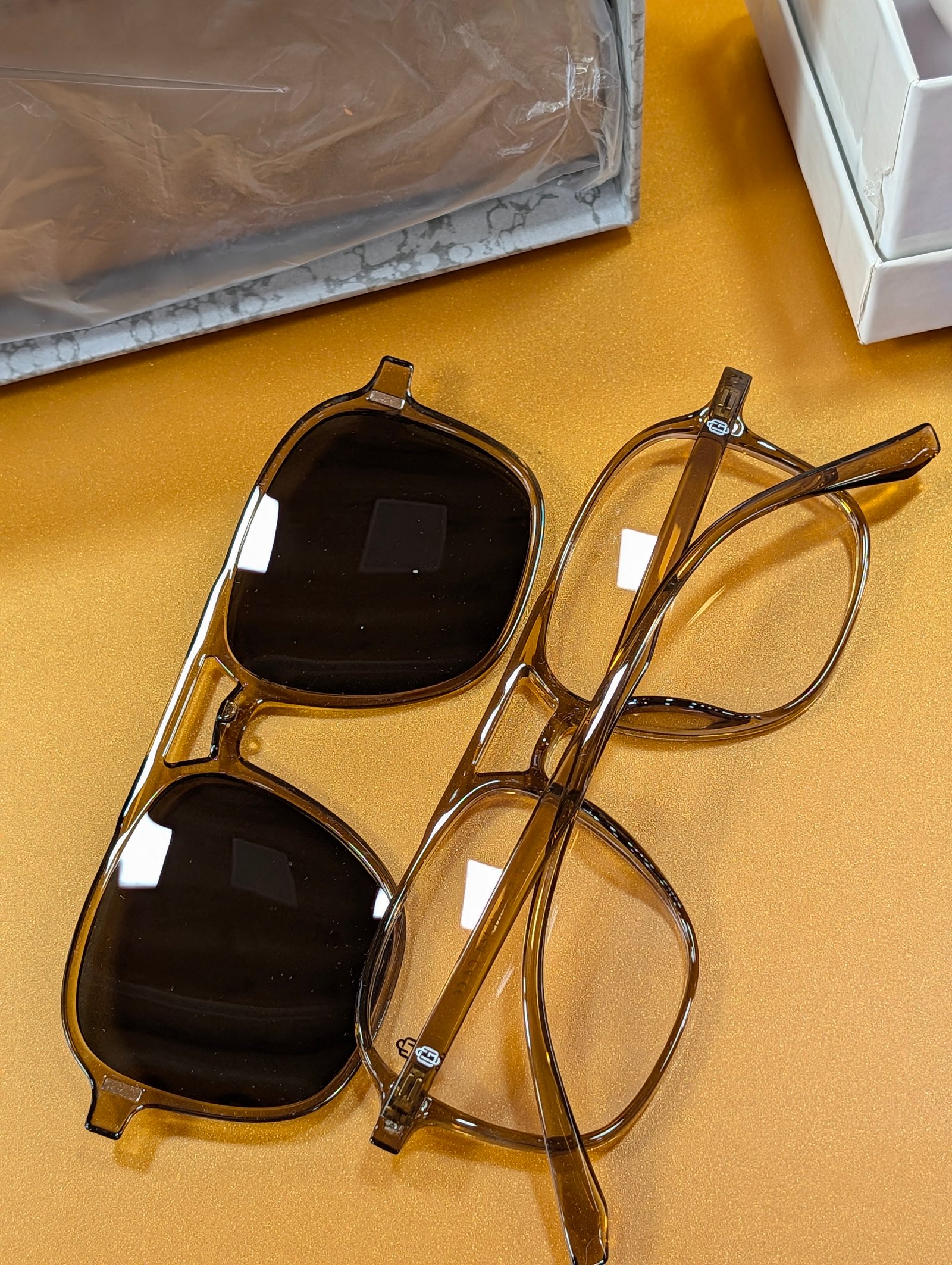Clip on 08766