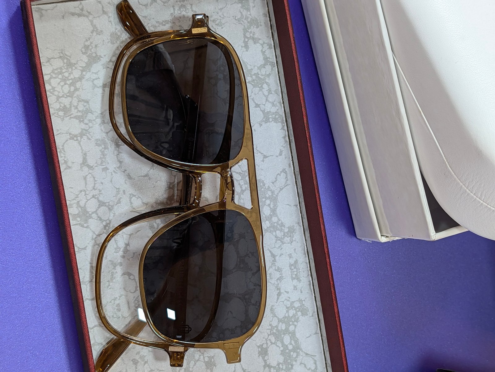 Clip on 08766