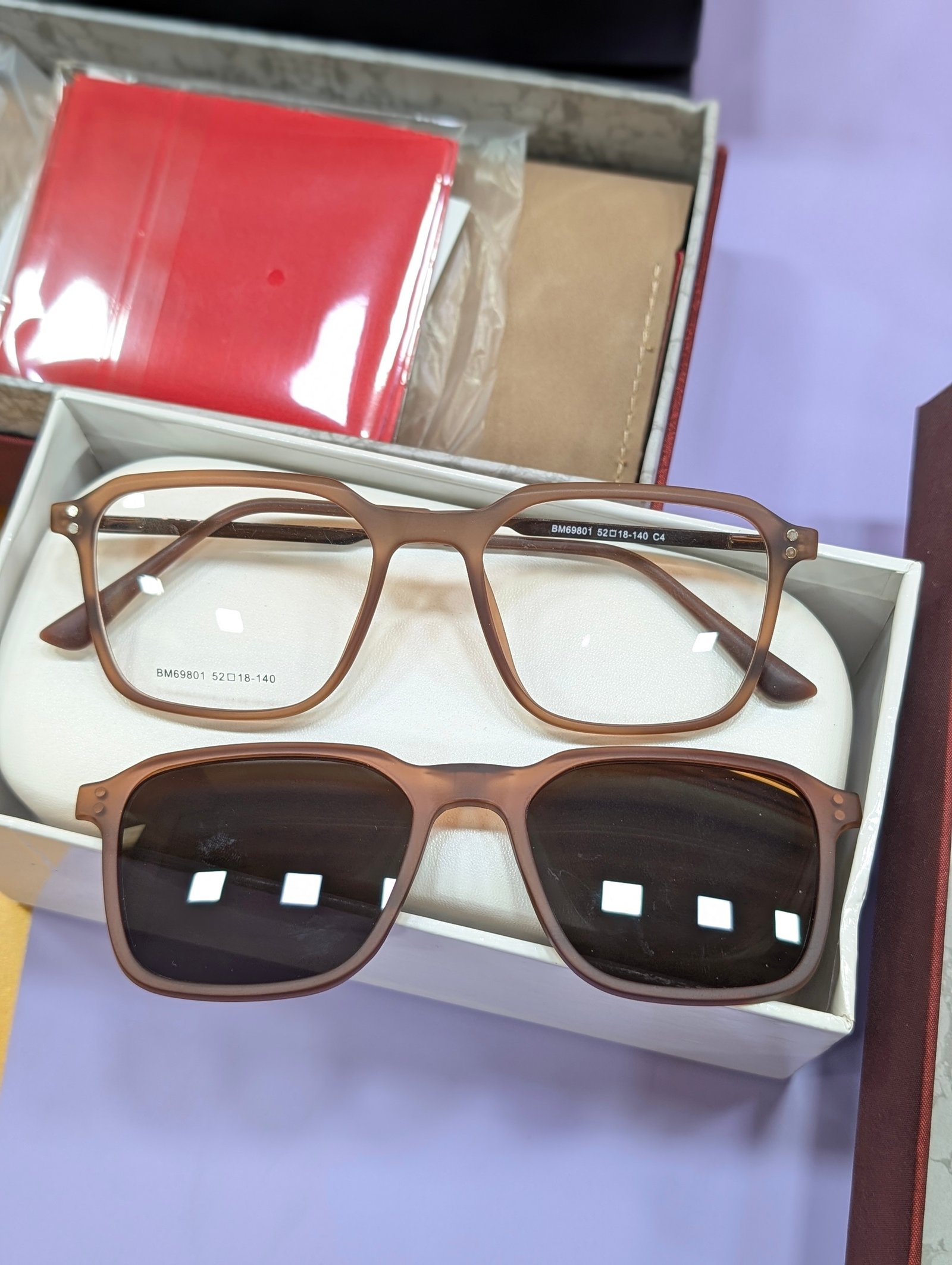 Clip on 09615