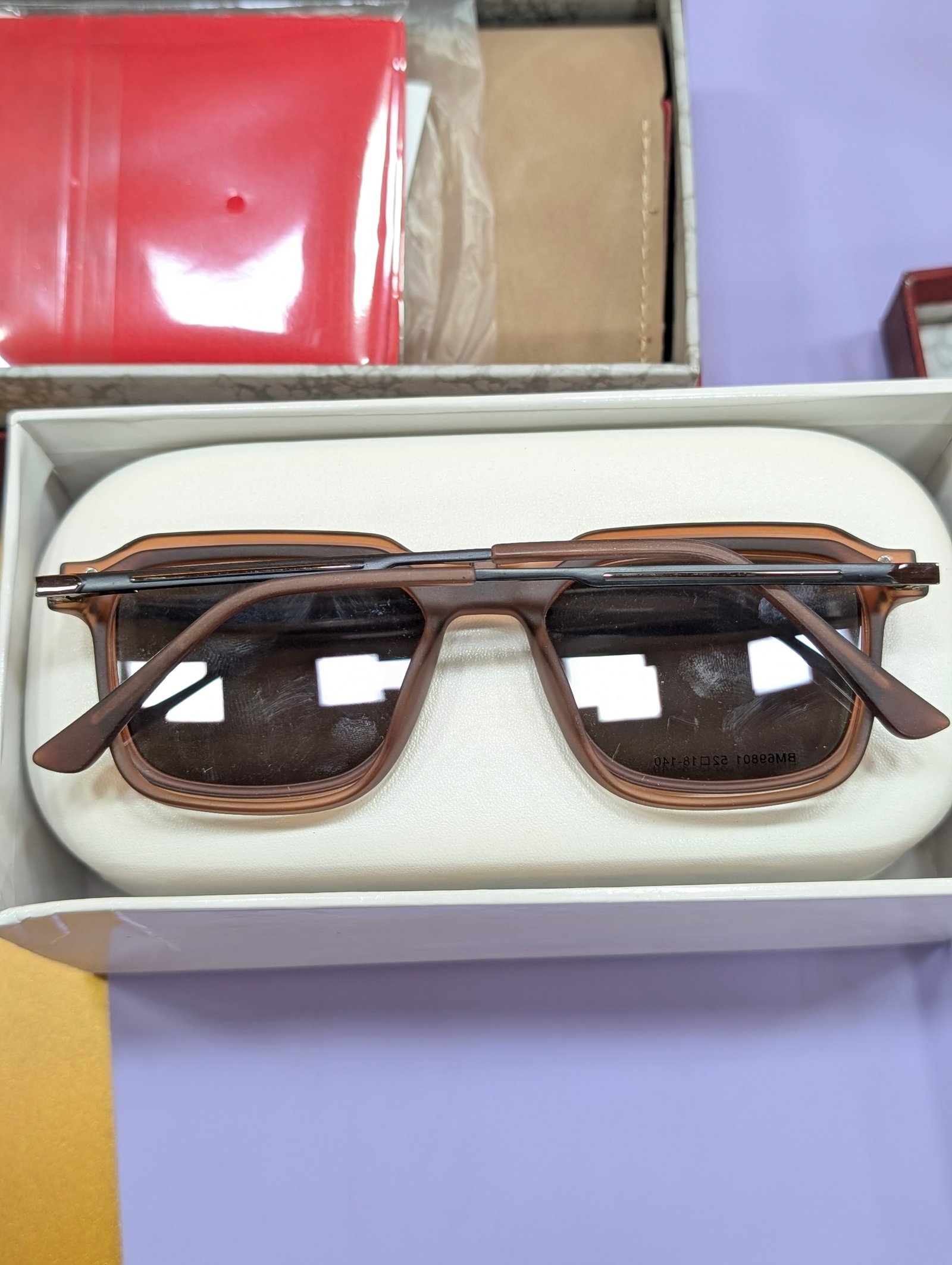 Clip on 09615