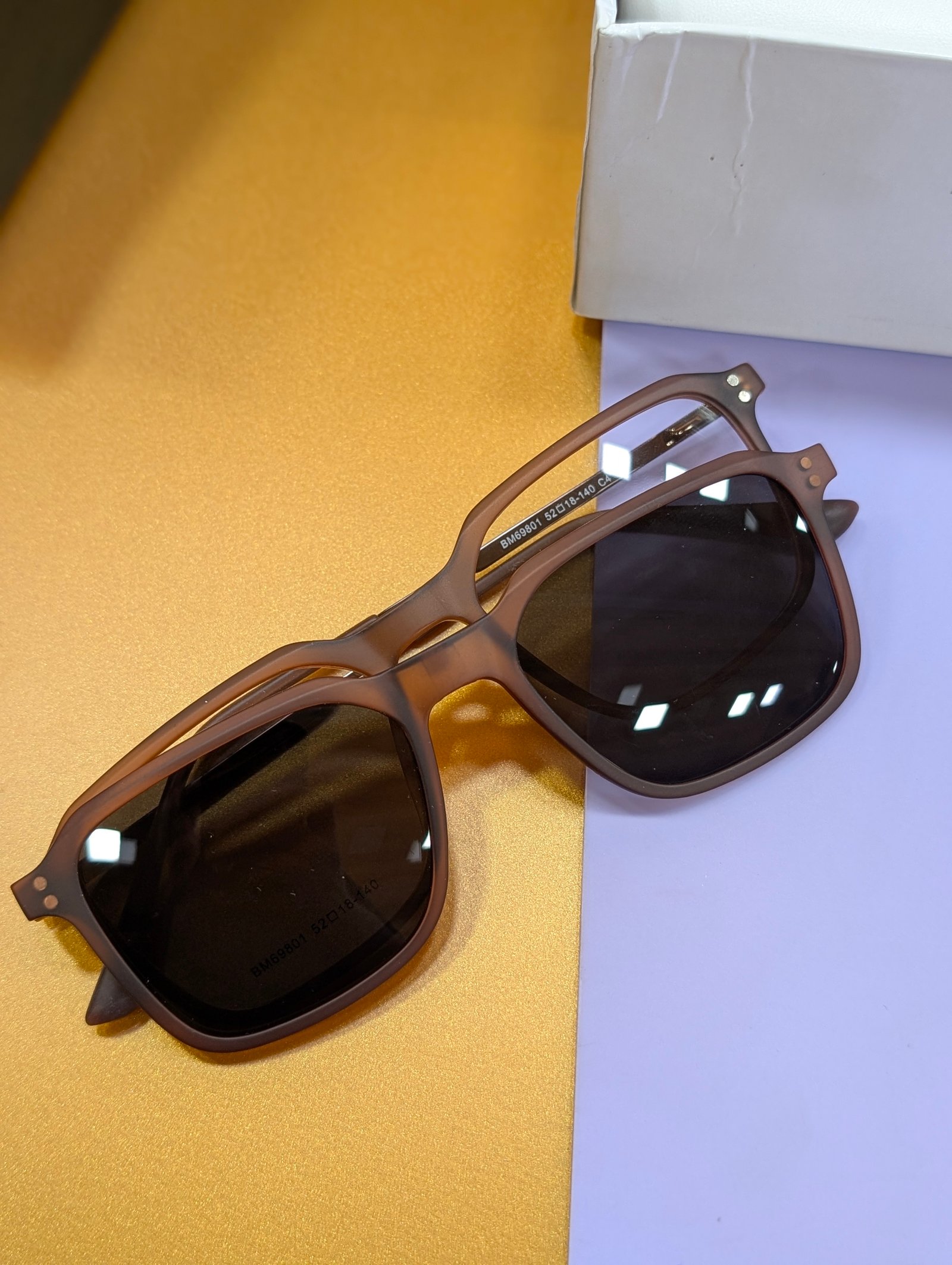 Clip on 09615