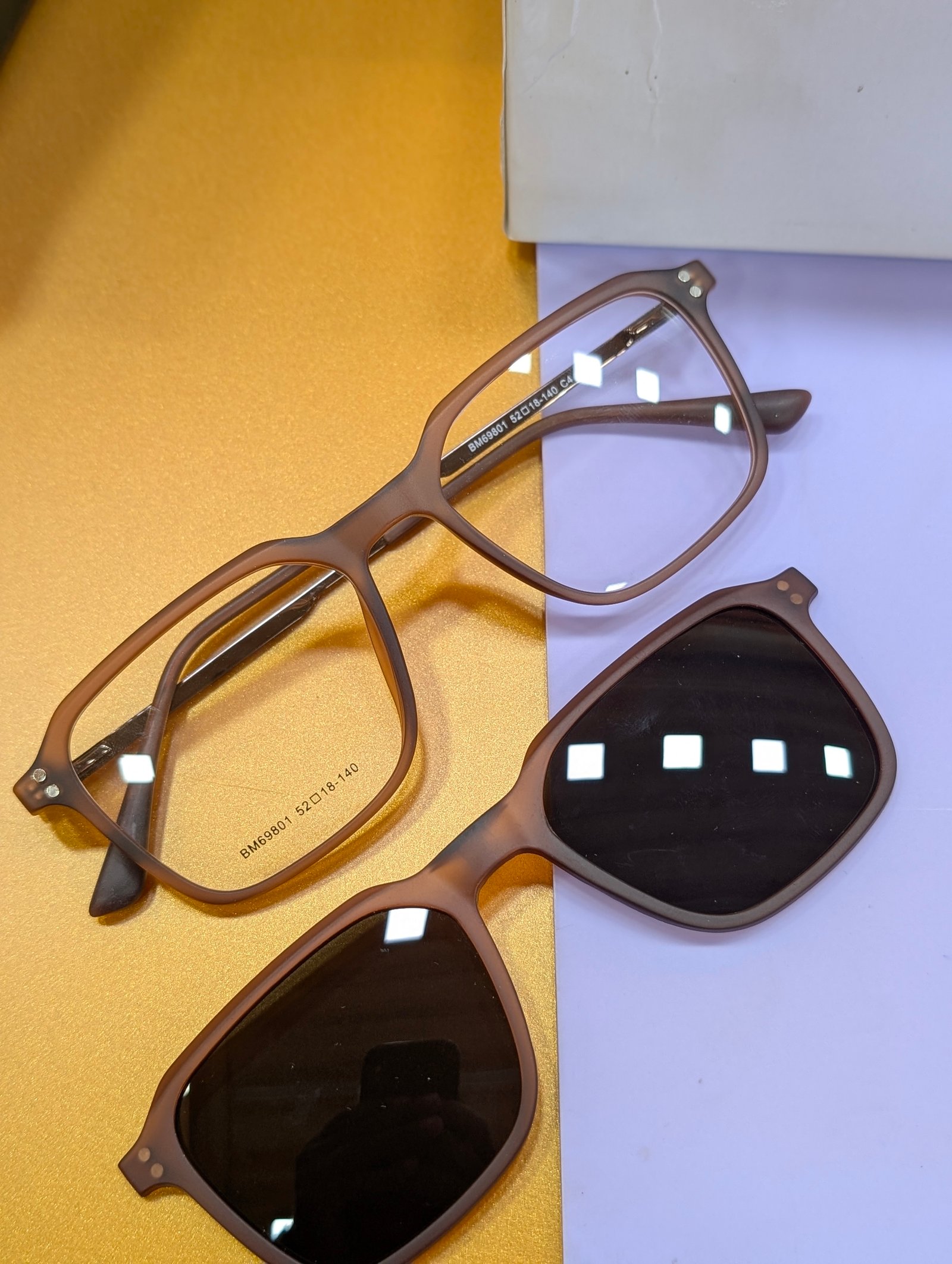 Clip on 09615