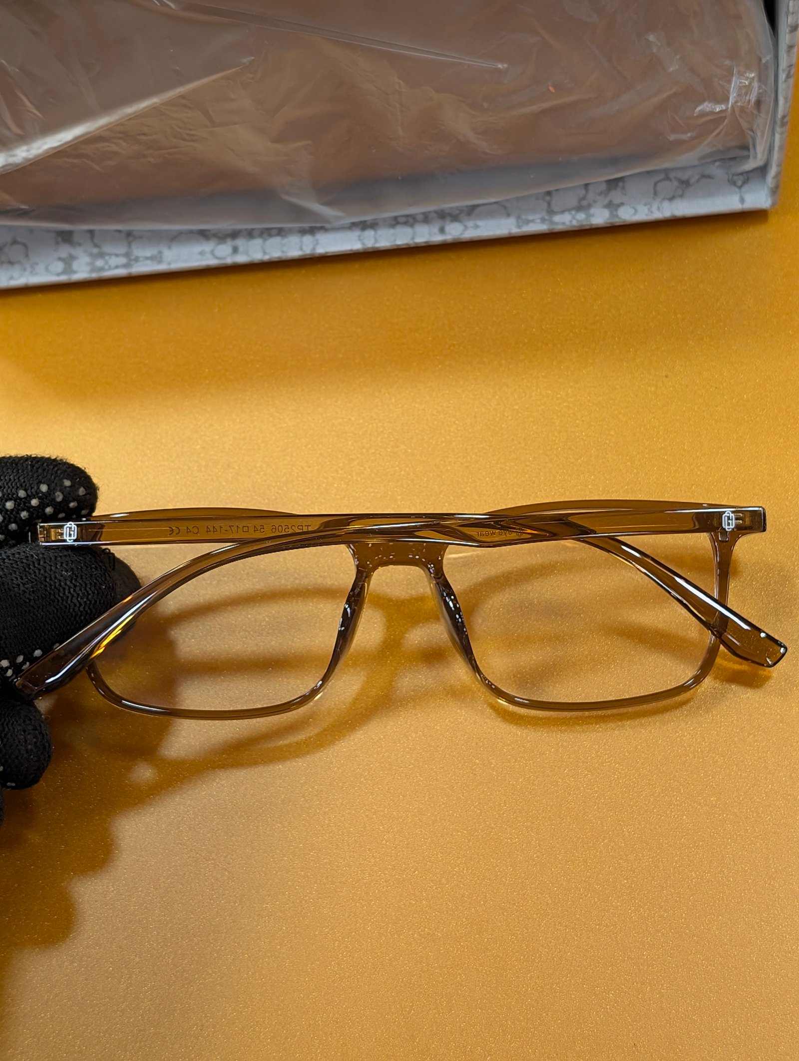 Clip on 09711