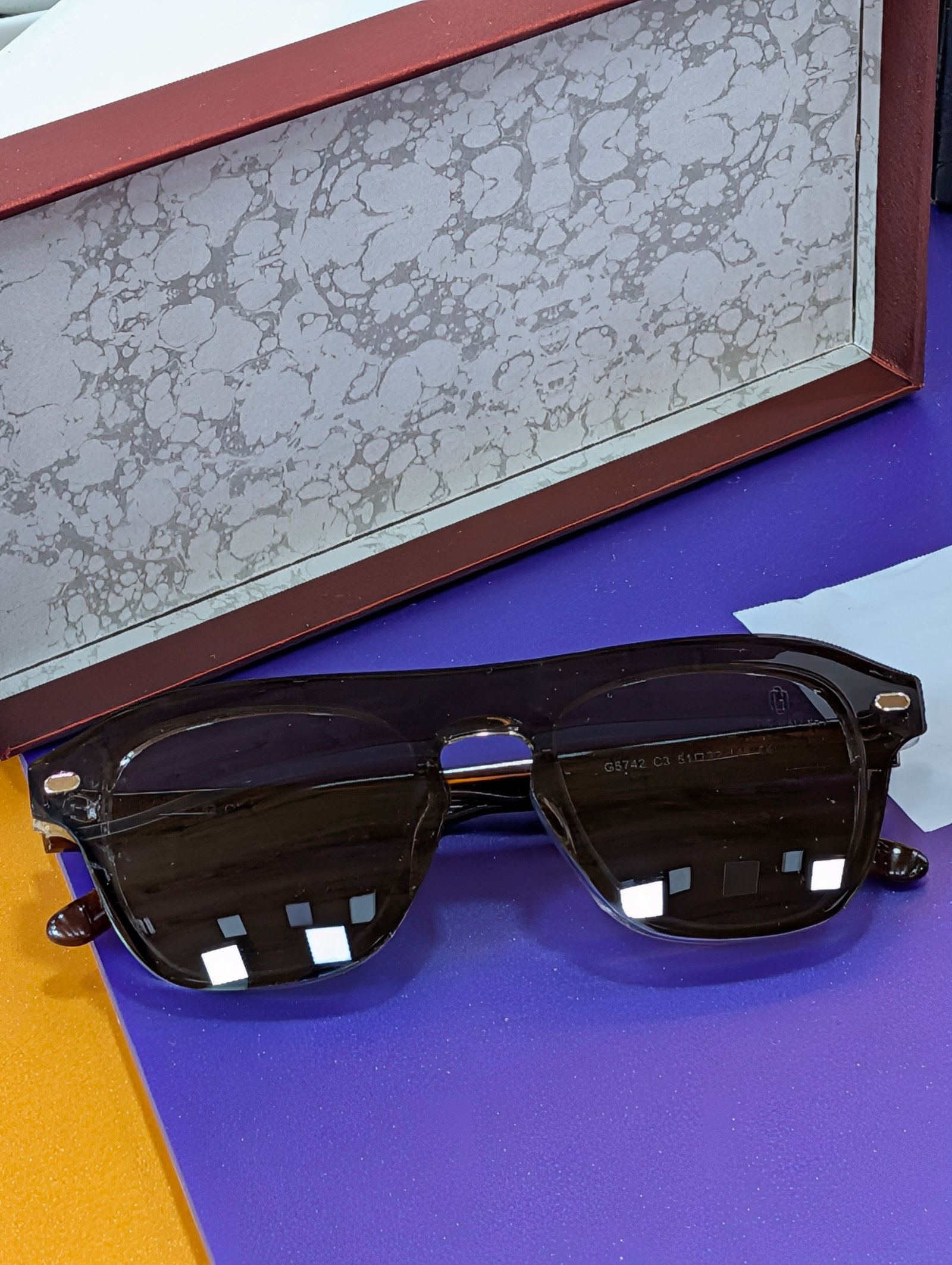 Clip on 09771