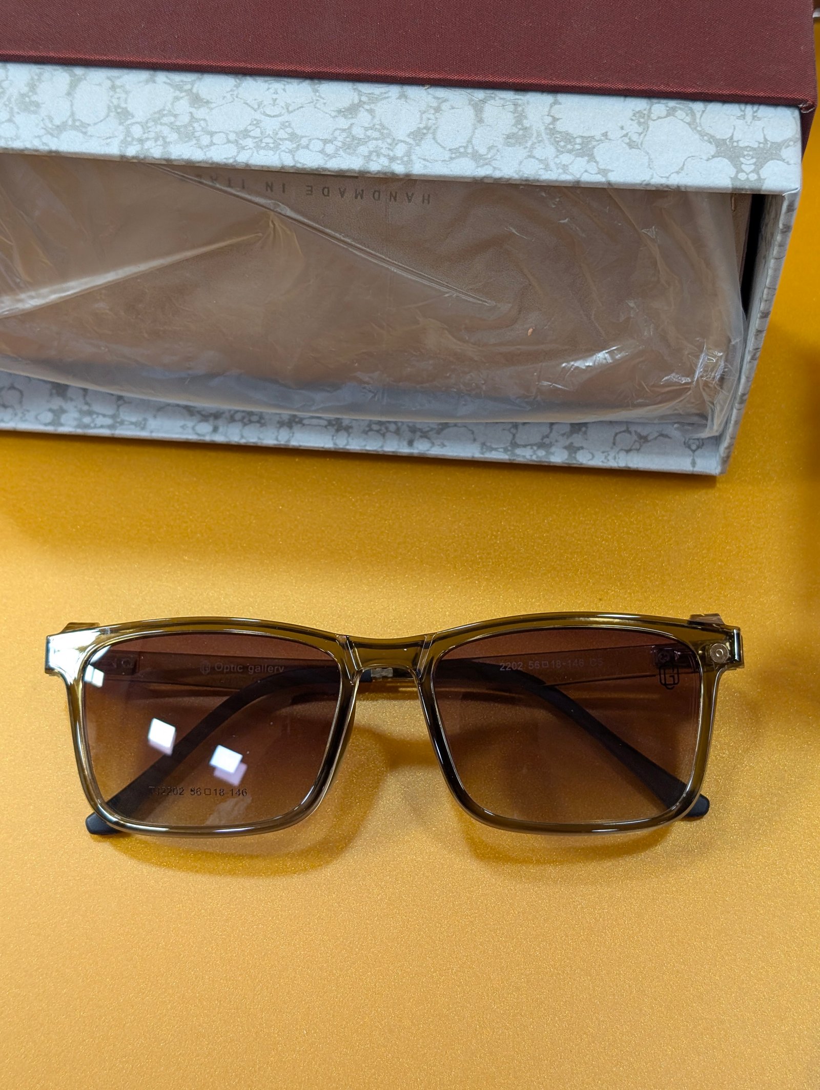Clip On 0981