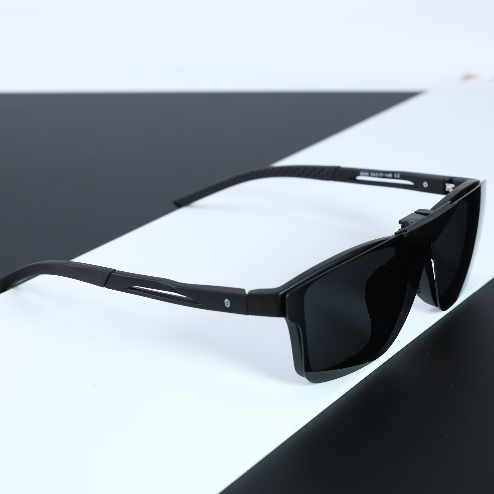 OG Clip Master Sporty Clip-On Eyeglasses with Polarized Lenses | 2-in-1 Sunglasses & Computer Glasses | Best Optical in Nashik