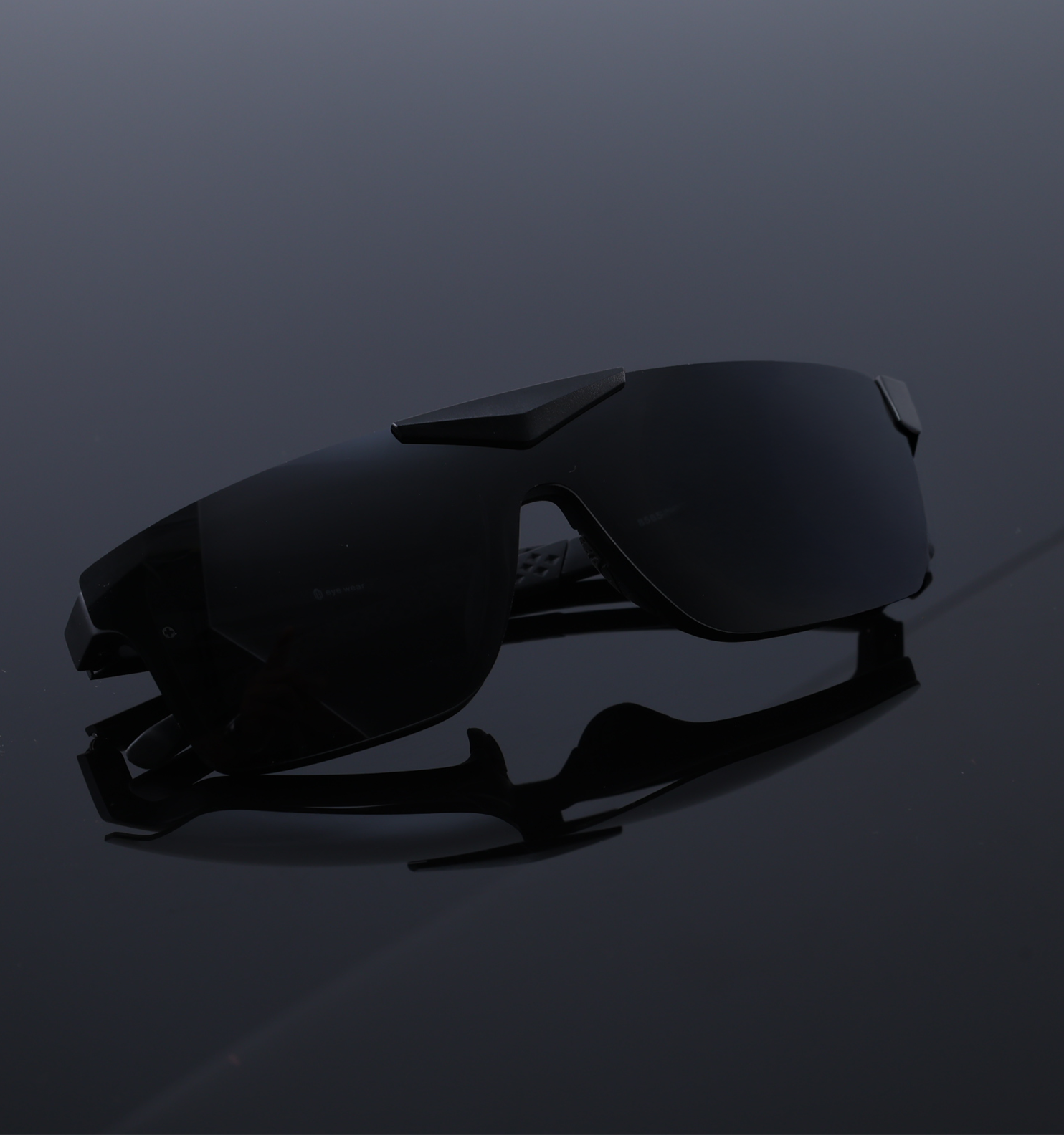 OG Clip Master Sporty Clip-On Eyeglasses with Polarized Lenses | 2-in-1 Sunglasses & Computer Glasses | Best Optical in Nashik